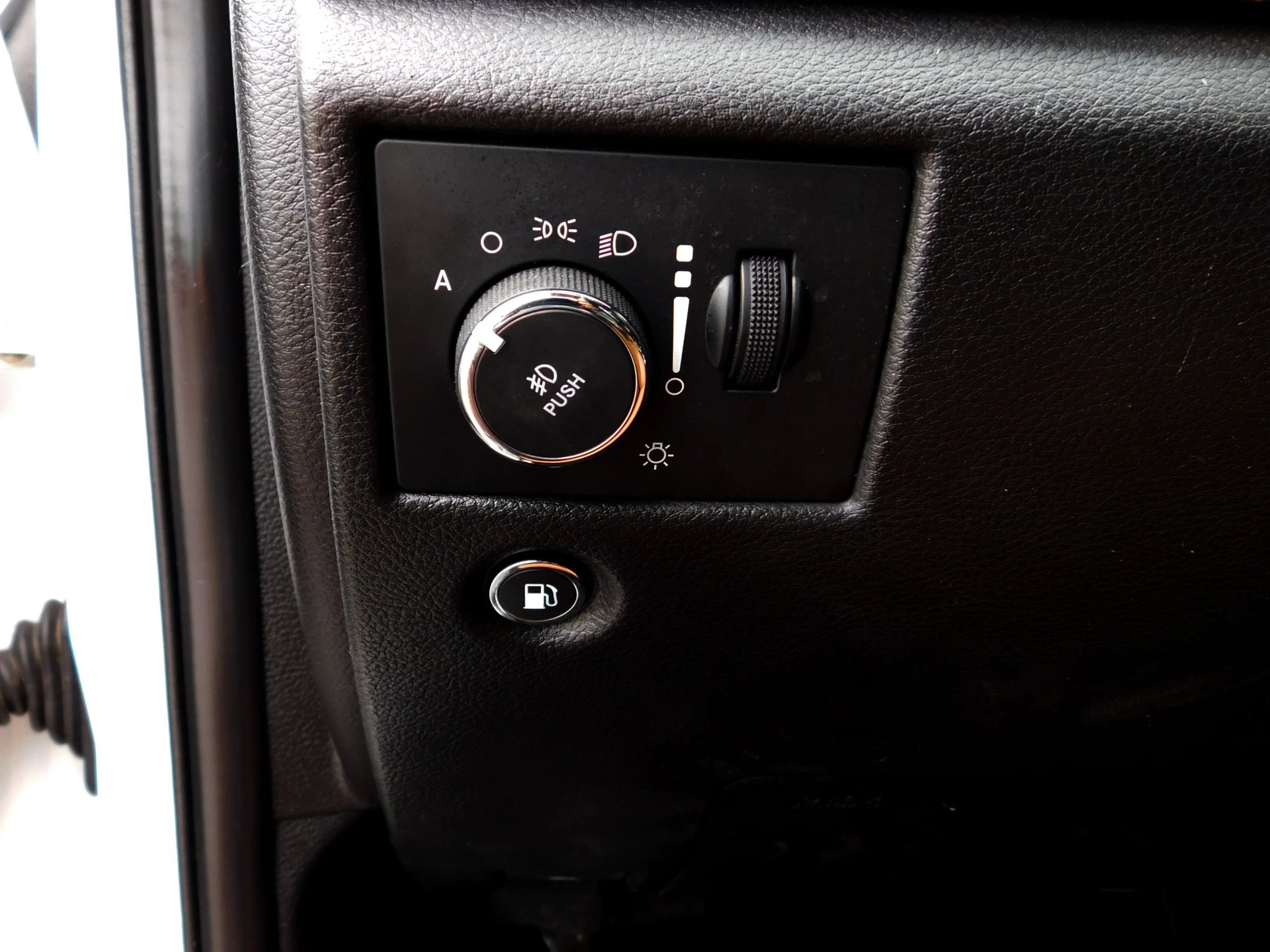 Used 2021 Jeep Grand Cherokee High Altitude AWD/4WD image 31