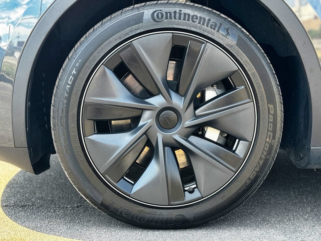 Used 2024 Tesla Model Y Long Range RWD image 36