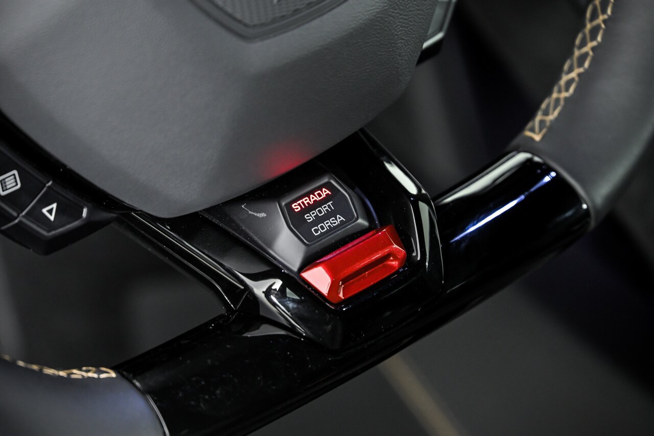 Used 2022 Lamborghini Huracan EVO RWD image 20