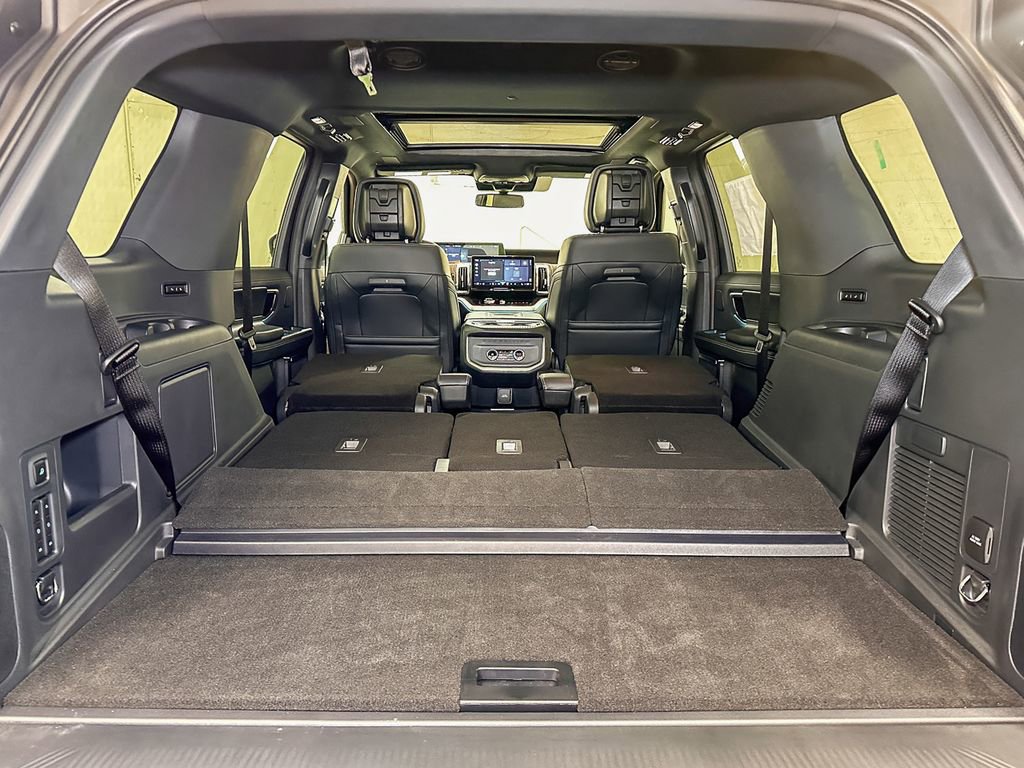 New 2026 Ford Expedition Platinum w/ Stealth Performance Package image 19