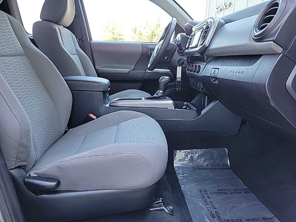 Used 2017 Toyota Tacoma SR5 AWD/4WD image 22