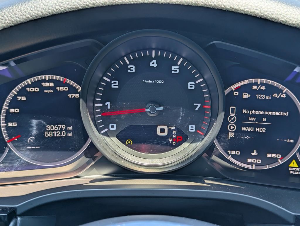 Used 2023 Porsche Cayenne Platinum Edition image 23