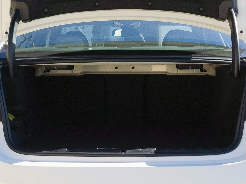 Used 2023 BMW 330e w/ Driving Assistance Package image 28