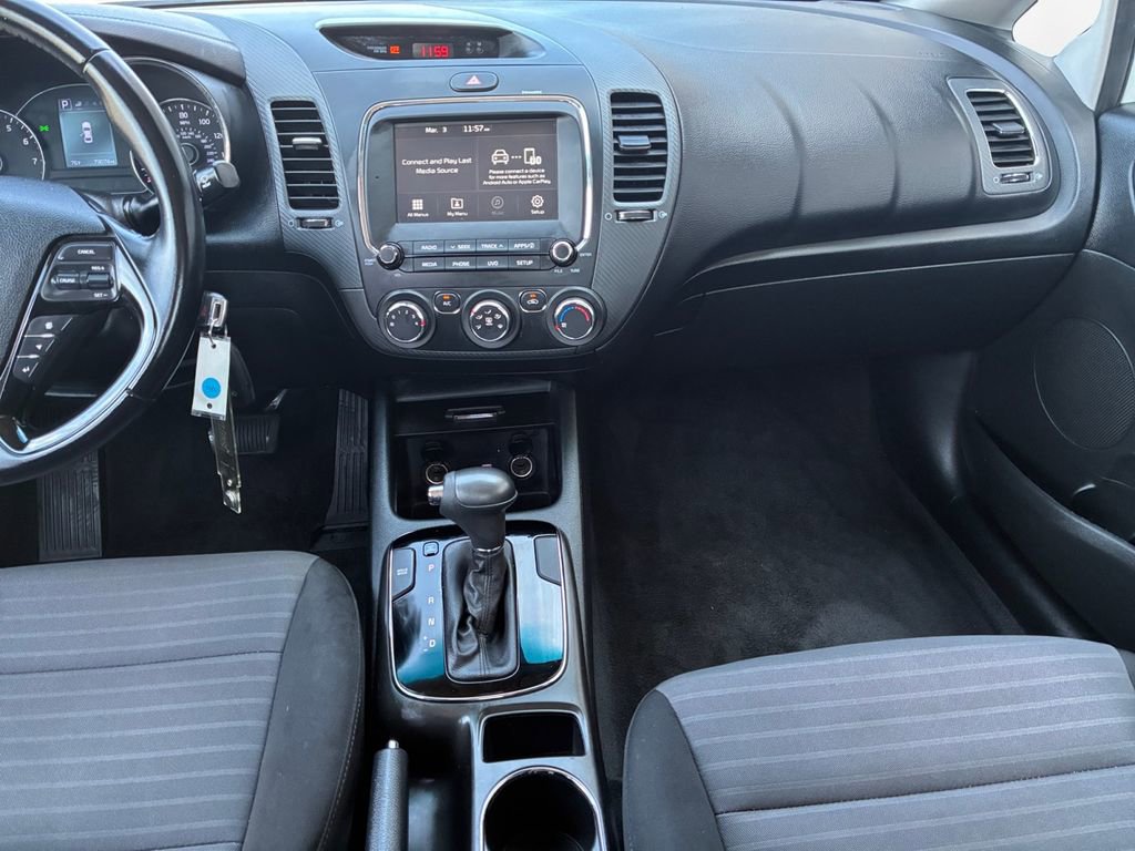 Used 2018 Kia Forte S image 3
