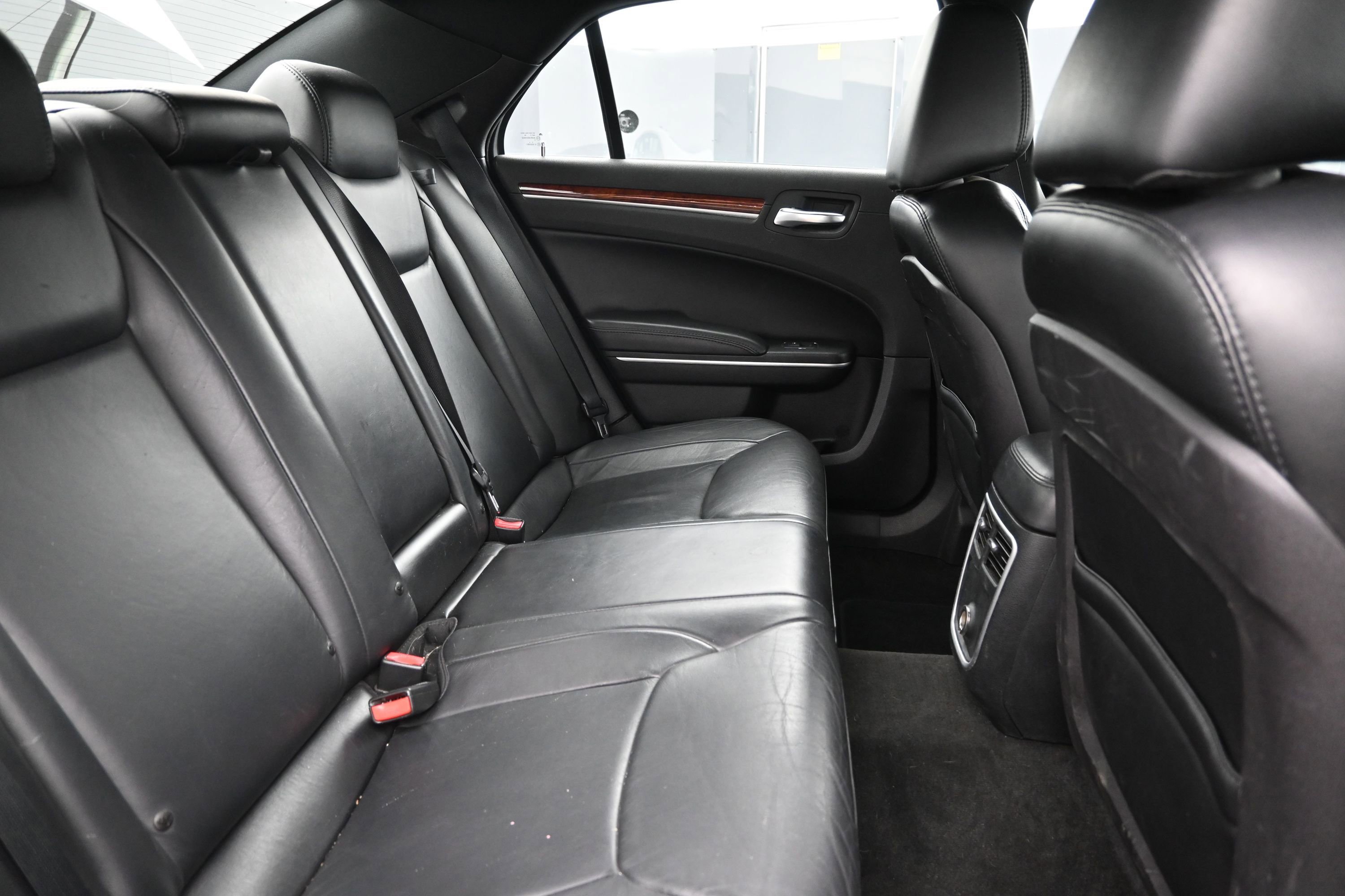 Used 2013 Chrysler 300 RWD image 22