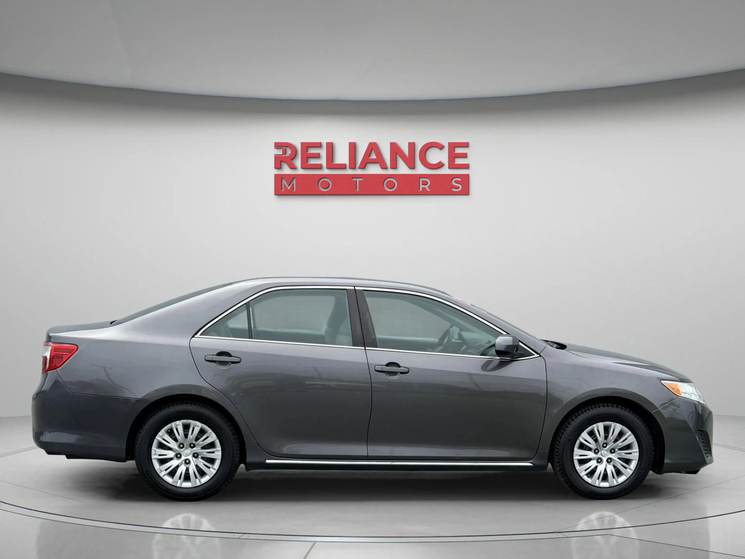 Used 2013 Toyota Camry LE FWD image 7