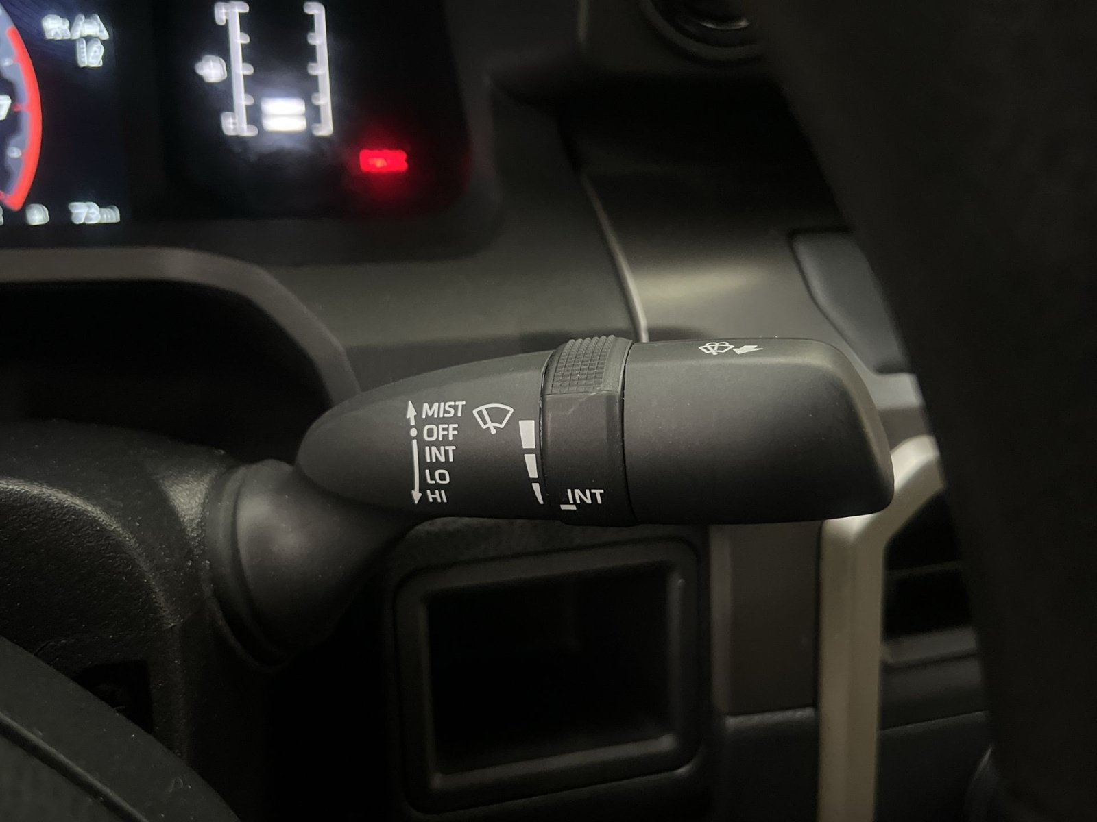 Used 2024 Toyota Tacoma SR5 AWD/4WD image 38