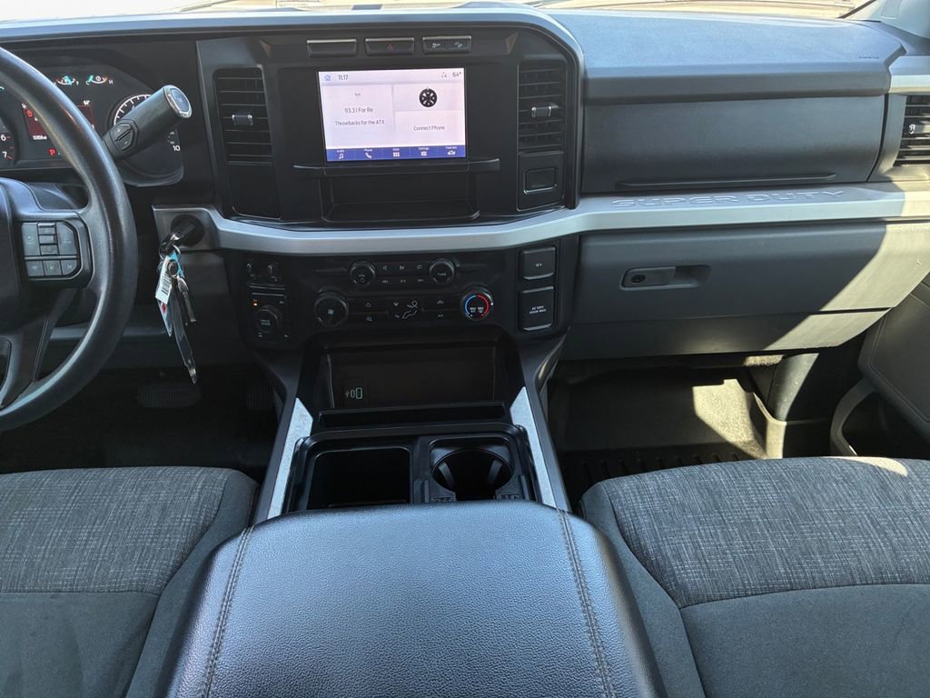 Used 2023 Ford F250 XLT w/ FX4 Off-Road Package image 3