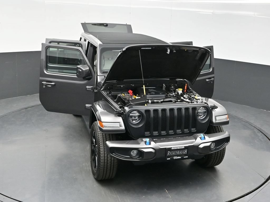 Used 2021 Jeep Wrangler Unlimited Sahara AWD/4WD image 38