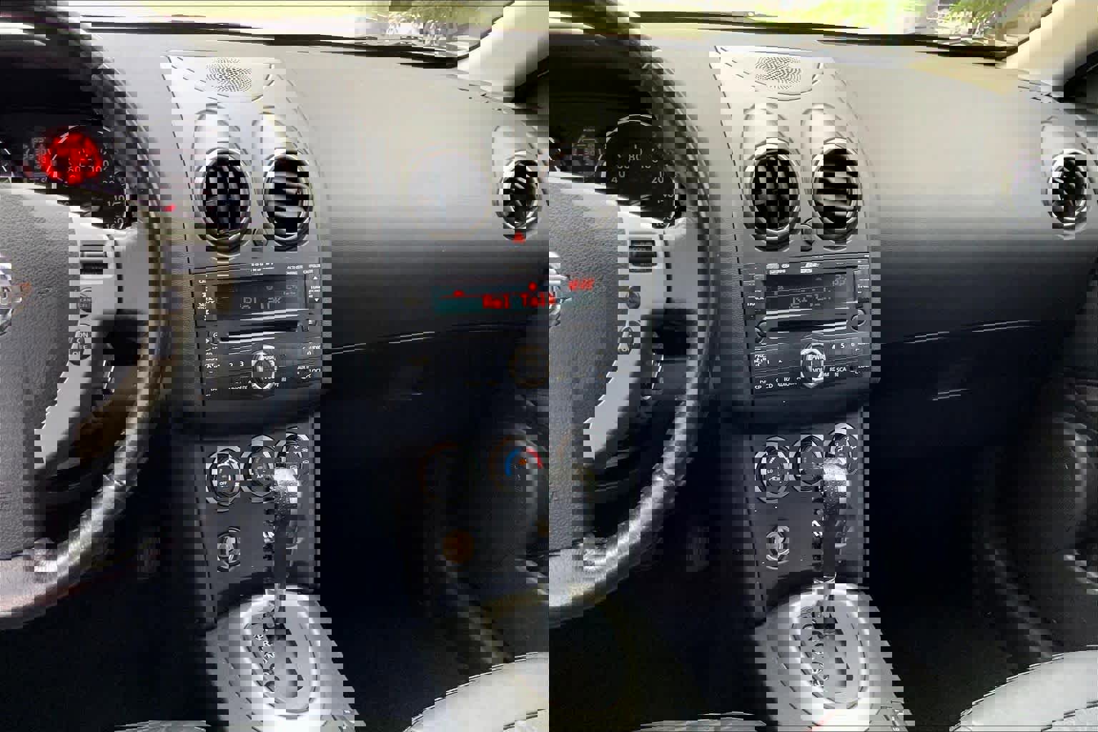 Used 2009 Nissan Rogue SL w/ Leather Pkg image 6