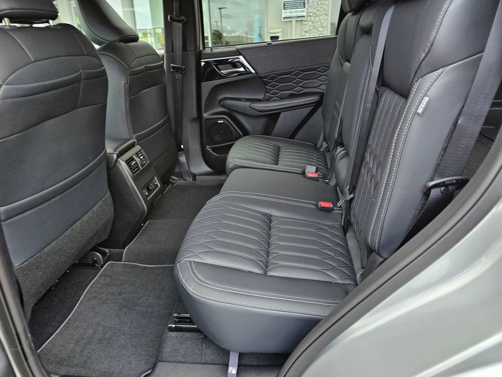 New 2026 Mitsubishi Outlander SEL AWD/4WD image 12