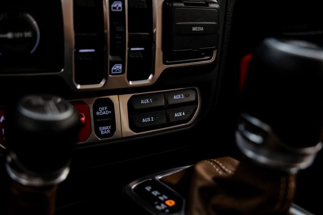 Used 2025 Jeep Gladiator Rubicon w/ Safety Group AWD/4WD image 83