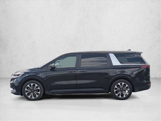 Used 2024 Kia Carnival EX image 8