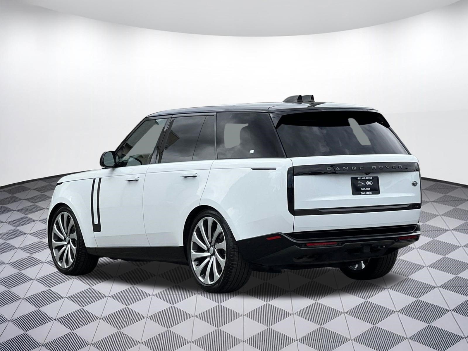 Certified 2023 Land Rover Range Rover Autobiography AWD/4WD image 3