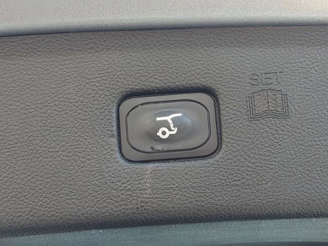 Used 2024 Ford Edge Titanium image 15