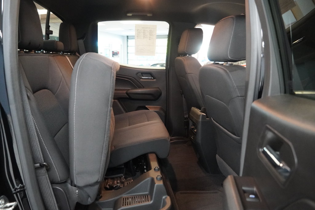 Used 2023 Chevrolet Colorado LT w/ LT Convenience Package AWD/4WD image 32