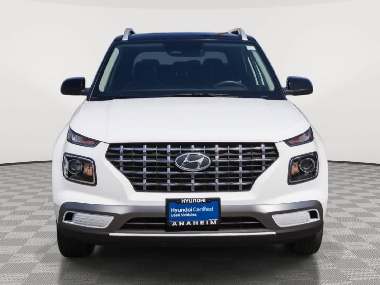 Used 2026 Hyundai Venue SEL FWD image 2