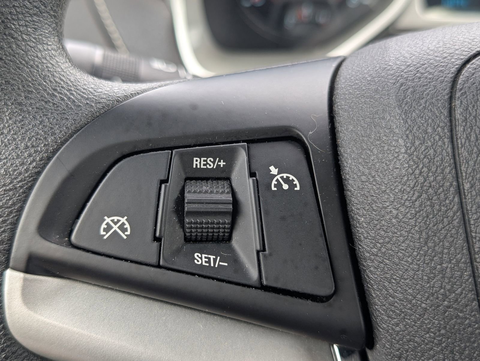 Used 2015 Chevrolet Camaro LS RWD image 14