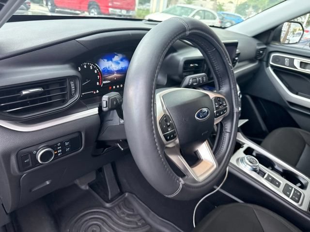 Used 2024 Ford Explorer XLT RWD image 16
