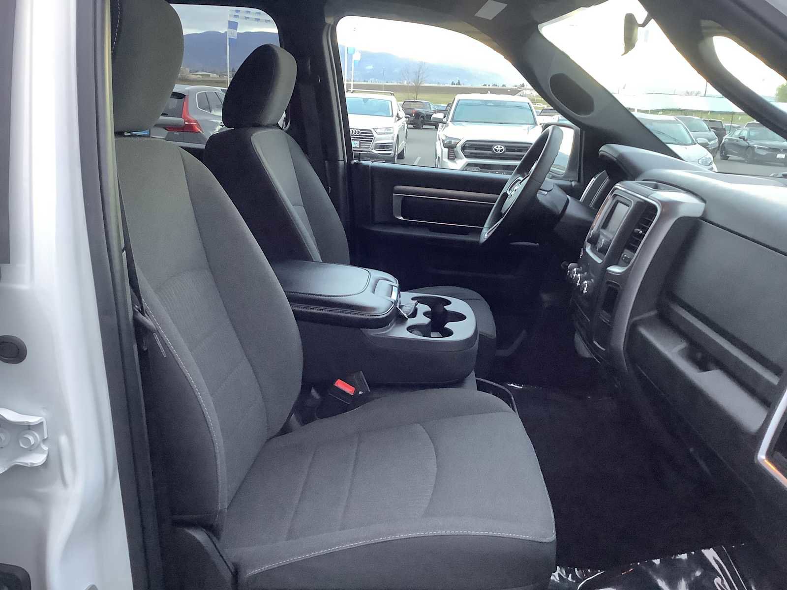 Used 2024 RAM 1500 Classic Warlock AWD/4WD image 15