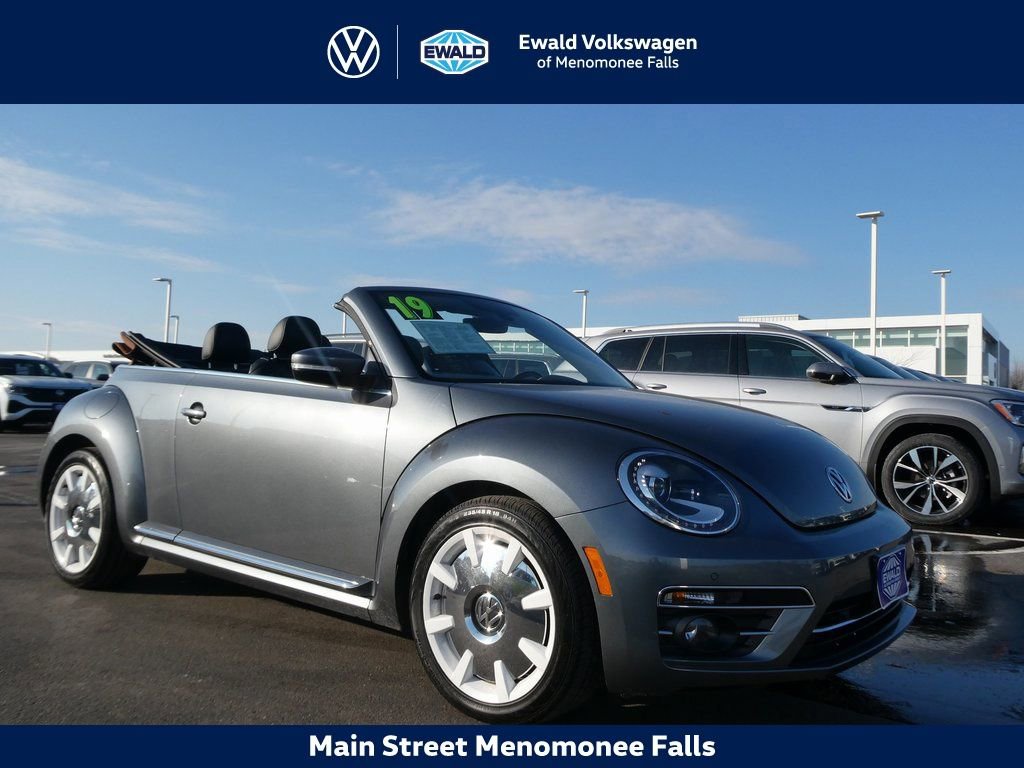 Used 2019 Volkswagen Beetle 2.0T SE image 1