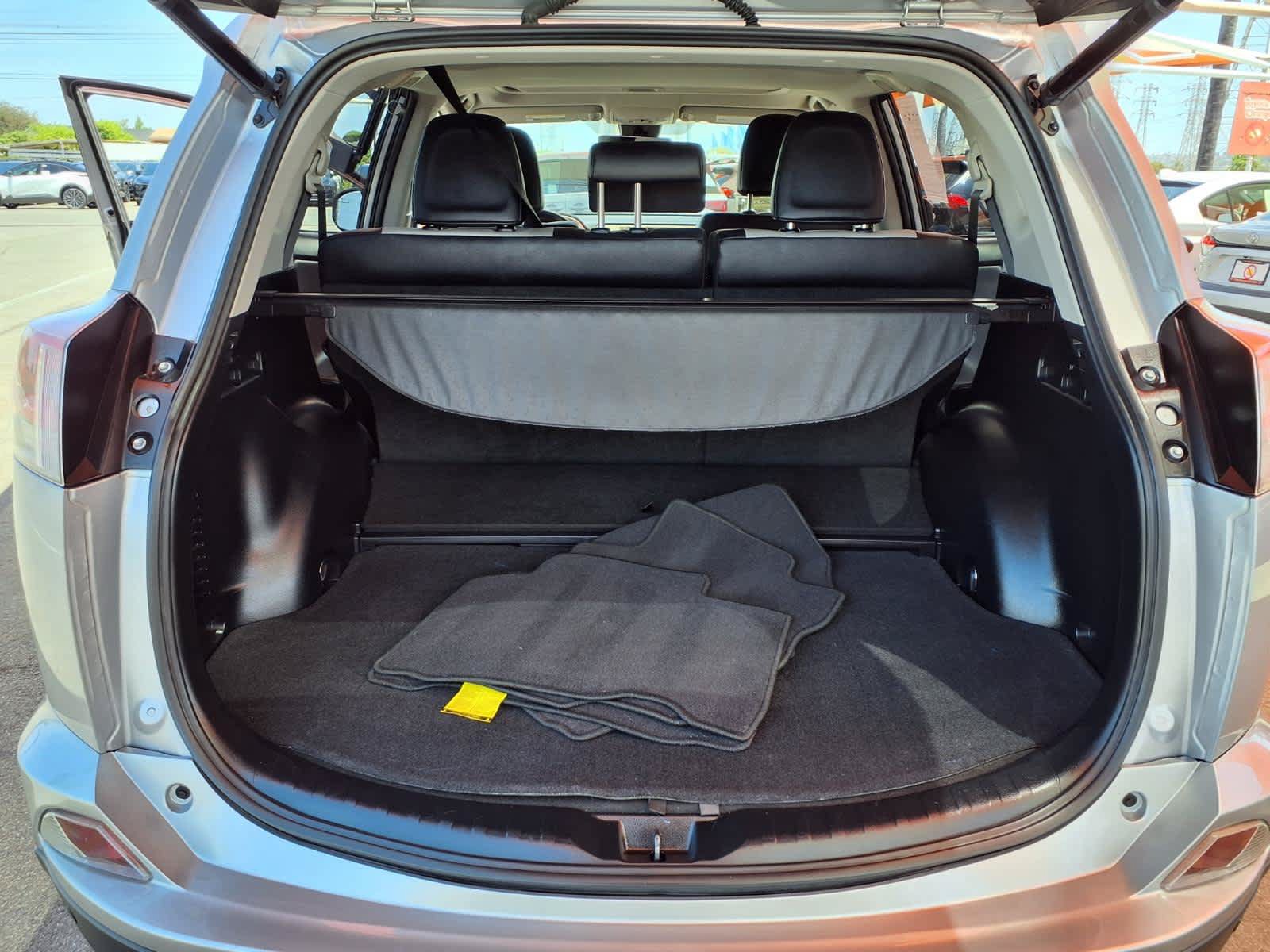 Used 2017 Toyota RAV4 Limited w/ Carpet Mat Package AWD/4WD image 9