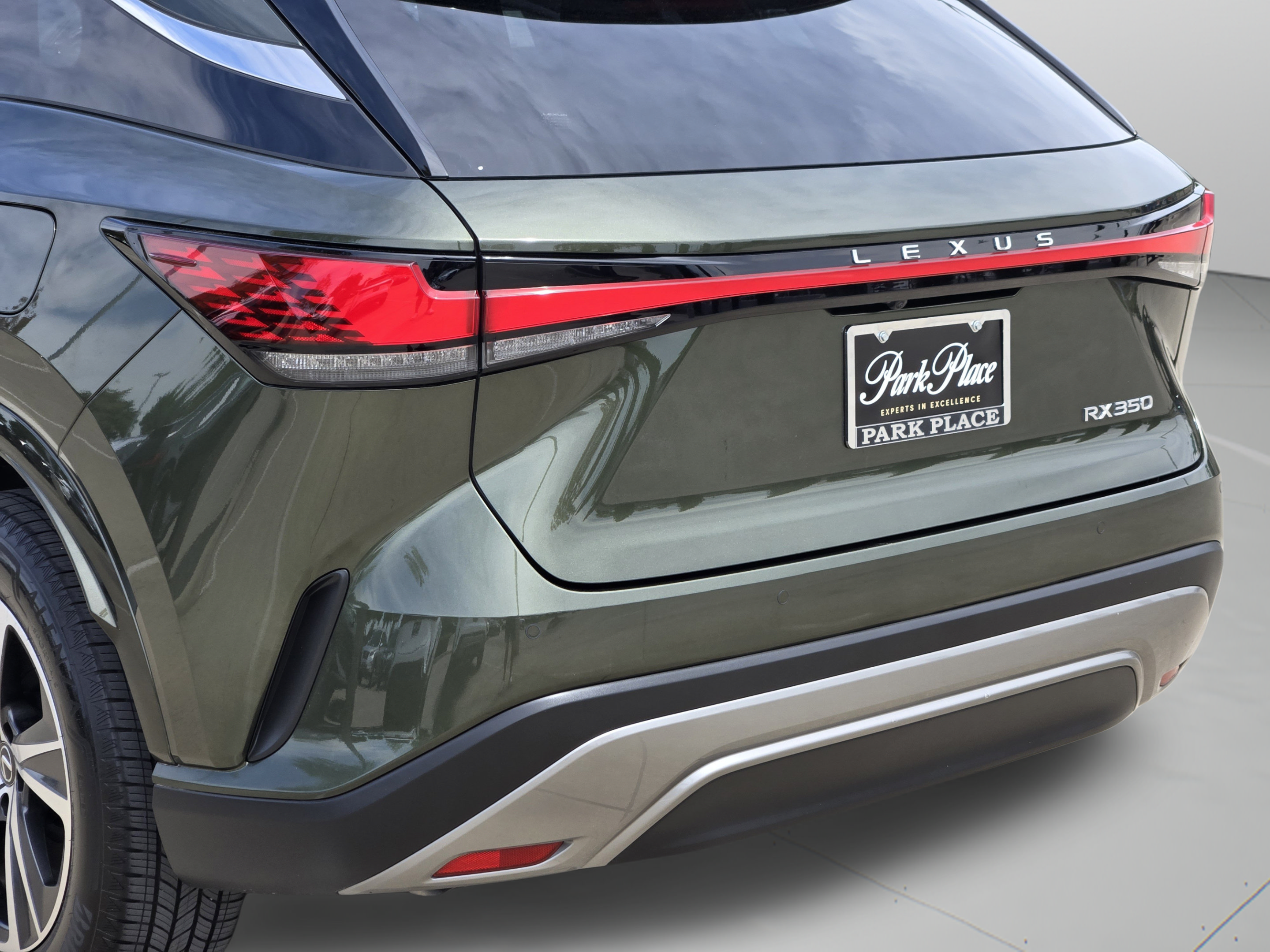 Used 2025 Lexus RX 350 Premium w/ Accessory Package (Z1) FWD image 38