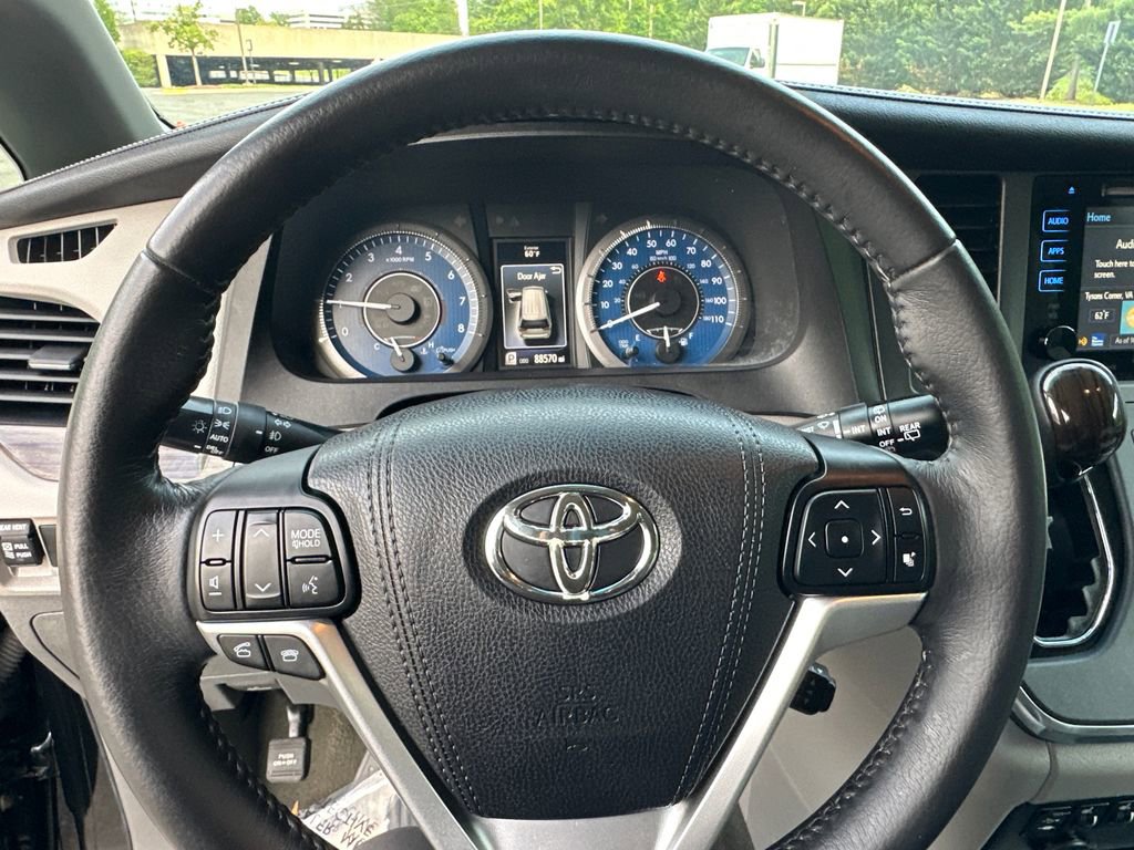 Used 2017 Toyota Sienna XLE w/ XLE Navigation Package FWD image 25