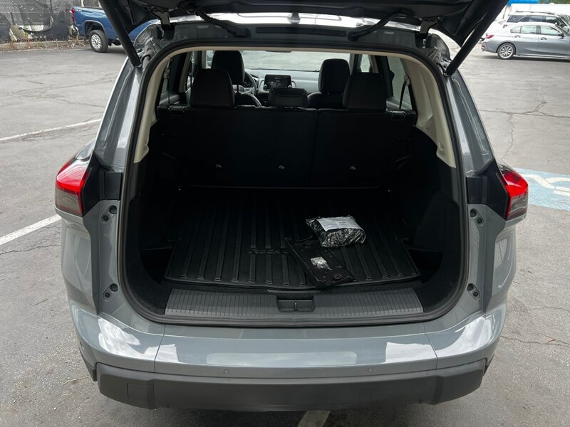 Used 2026 Nissan Rogue SV AWD/4WD image 24