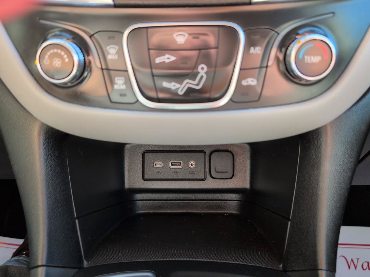 Used 2019 Chevrolet Equinox LS w/ LS Convenience Package FWD image 18