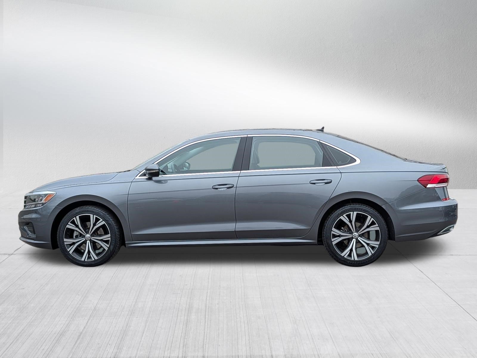 Used 2021 Volkswagen Passat 2.0T SE FWD image 4