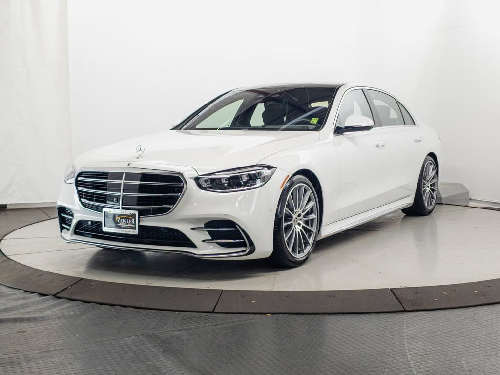 Used 2024 Mercedes-Benz S 580 4MATIC Sedan w/ AMG Line image 3