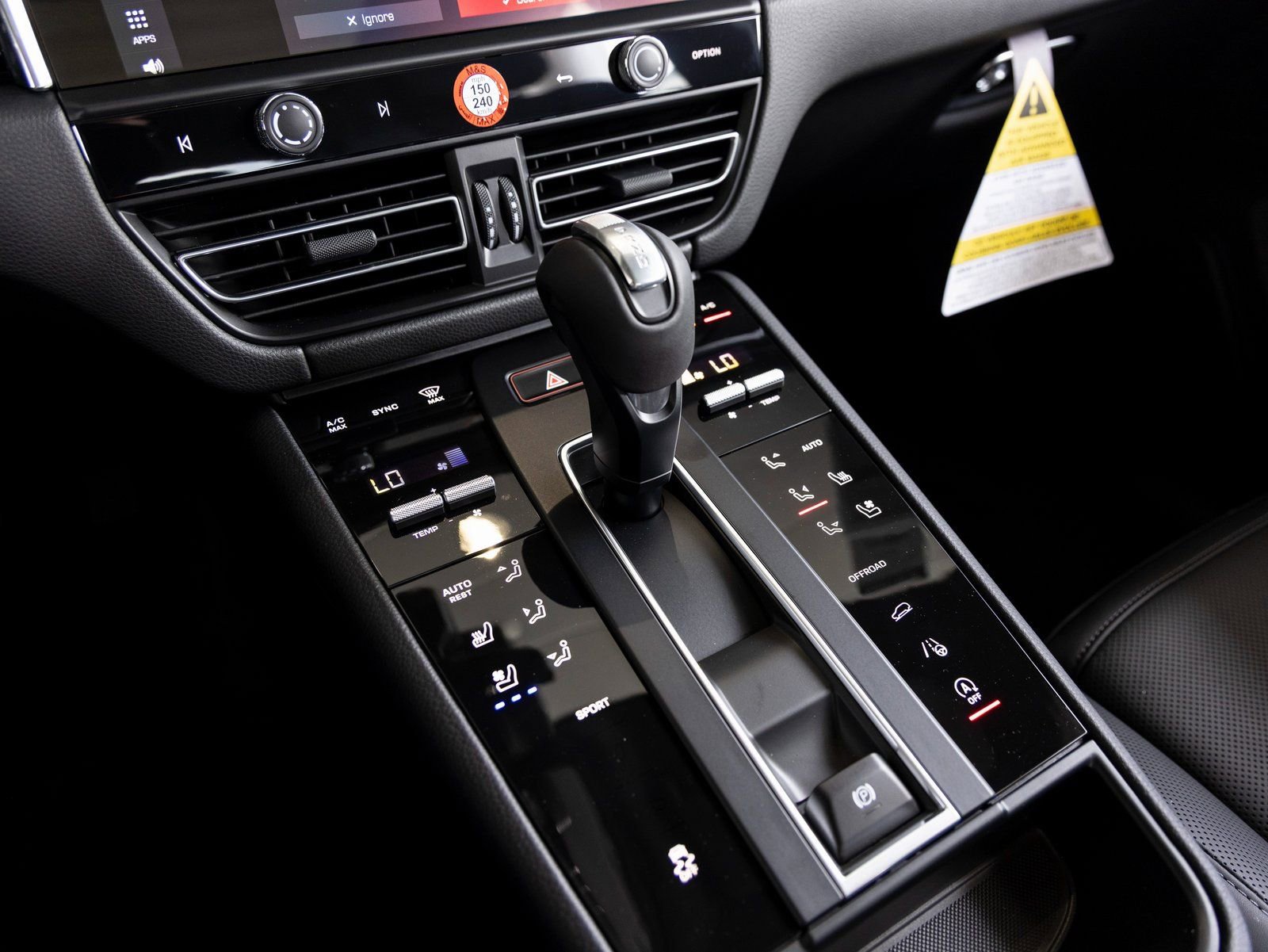 Certified 2025 Porsche Macan image 16