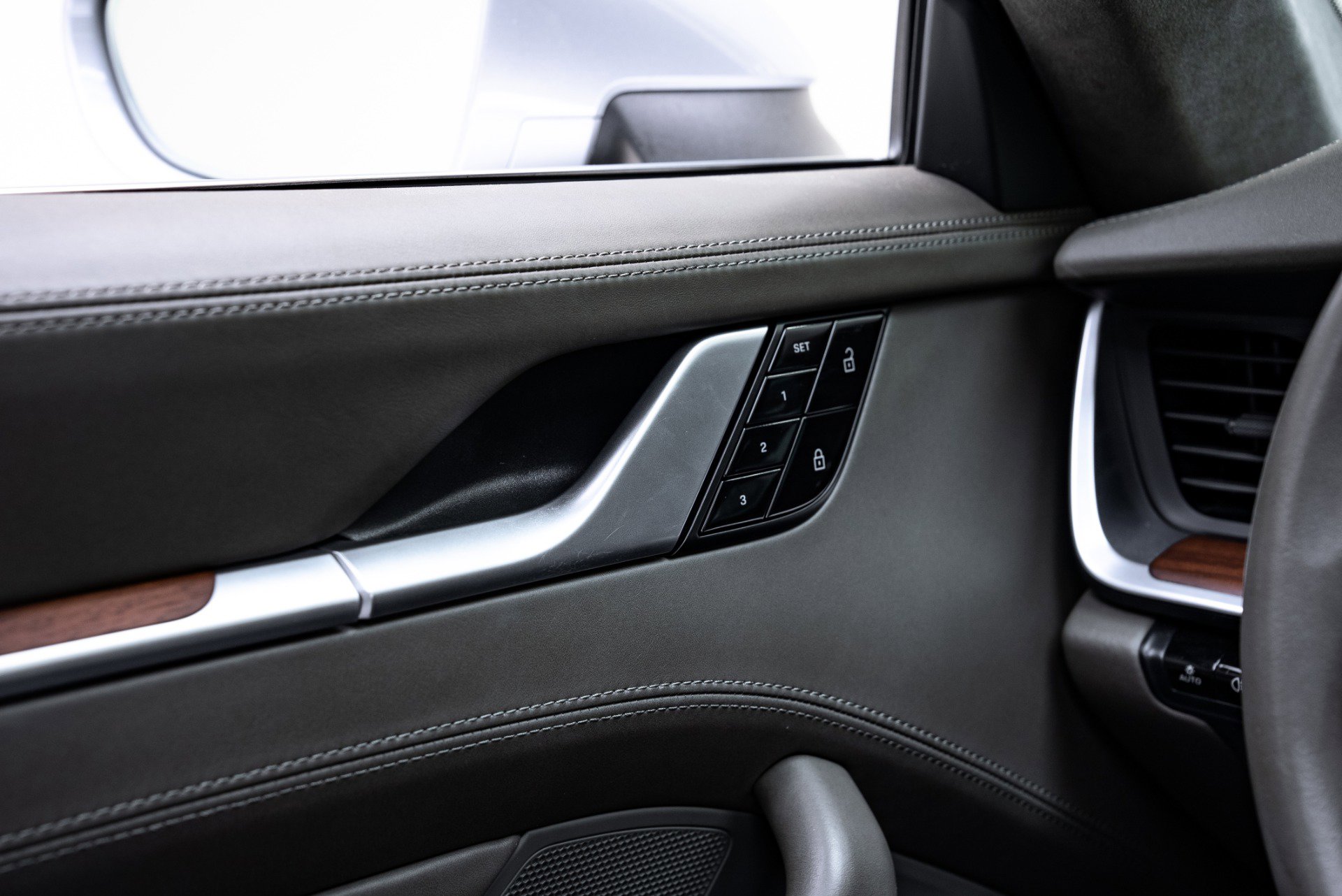 Used 2021 Porsche 911 Turbo S AWD/4WD image 46