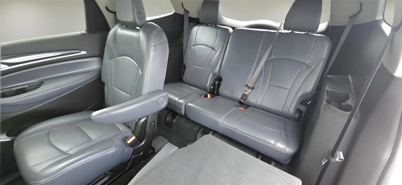 Used 2018 Buick Enclave Essence AWD/4WD image 22
