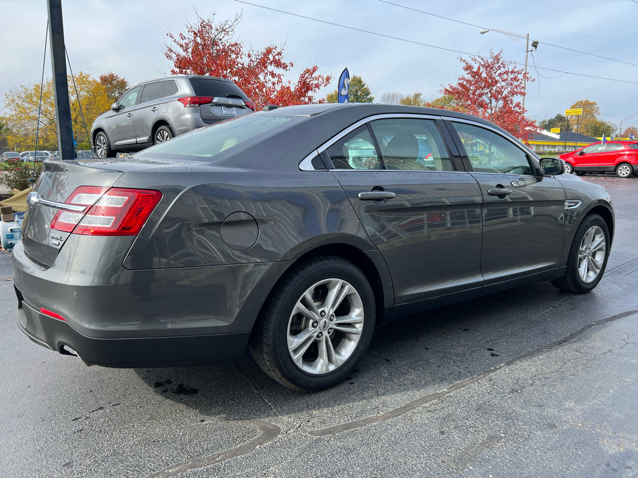 Used 2019 Ford Taurus SEL w/ Equipment Group 201A AWD/4WD image 6