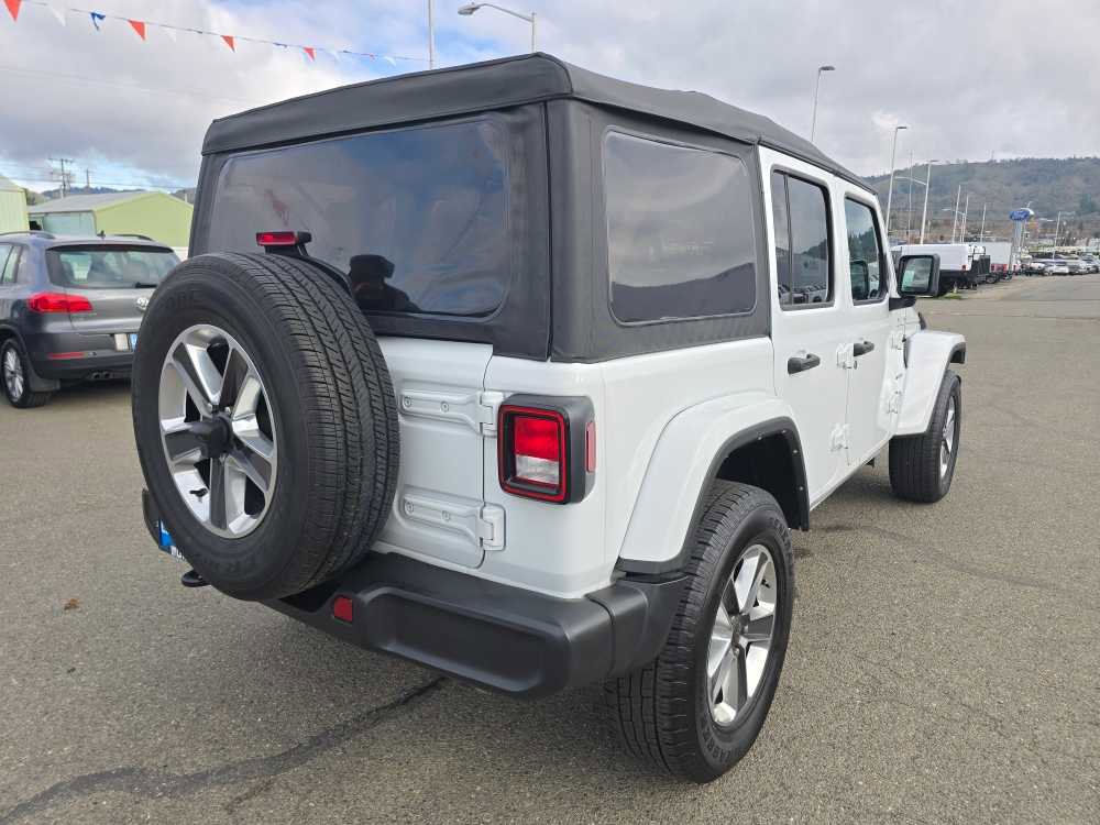 Used 2023 Jeep Wrangler Sahara image 5