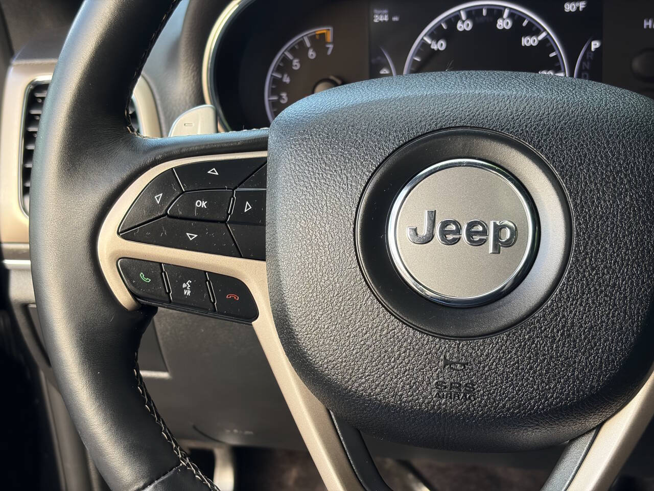 Used 2017 Jeep Grand Cherokee Limited w/ Luxury Group II AWD/4WD image 31