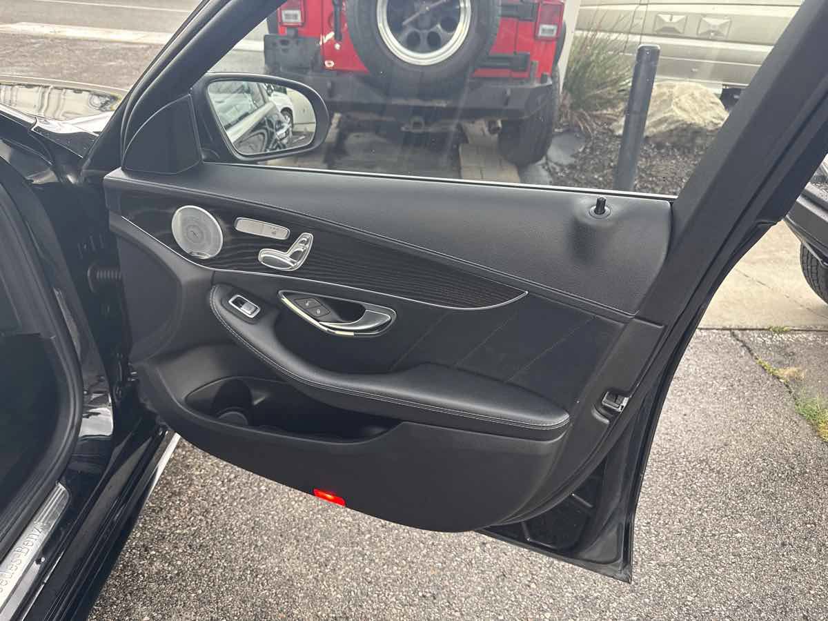 Used 2016 Mercedes-Benz C 300 4MATIC Sedan image 21