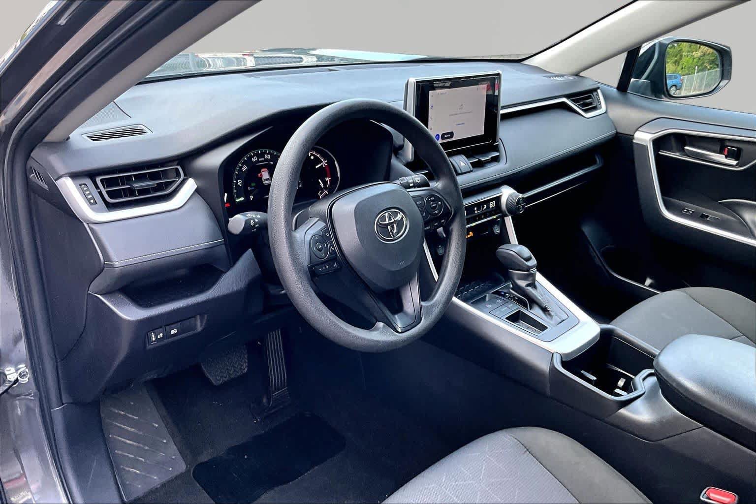 Certified 2025 Toyota RAV4 XLE FWD image 18