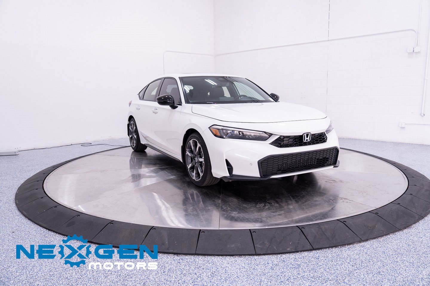 Used 2025 Honda Civic Sport Touring image 3
