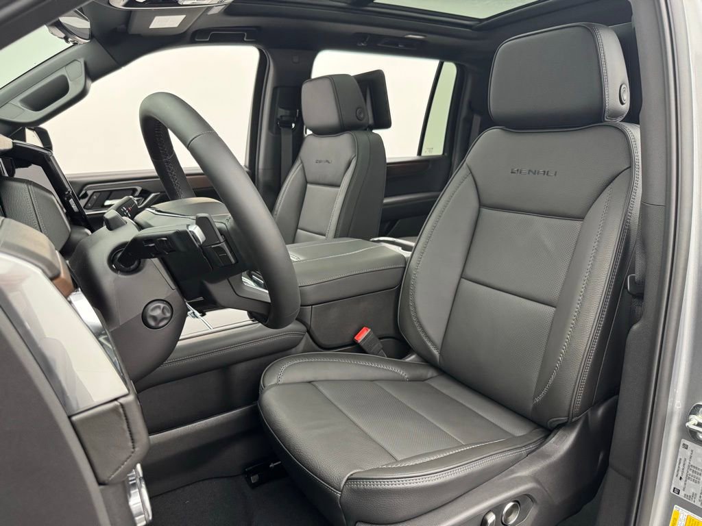New 2026 GMC Yukon XL Denali w/ Denali Reserve Package image 22