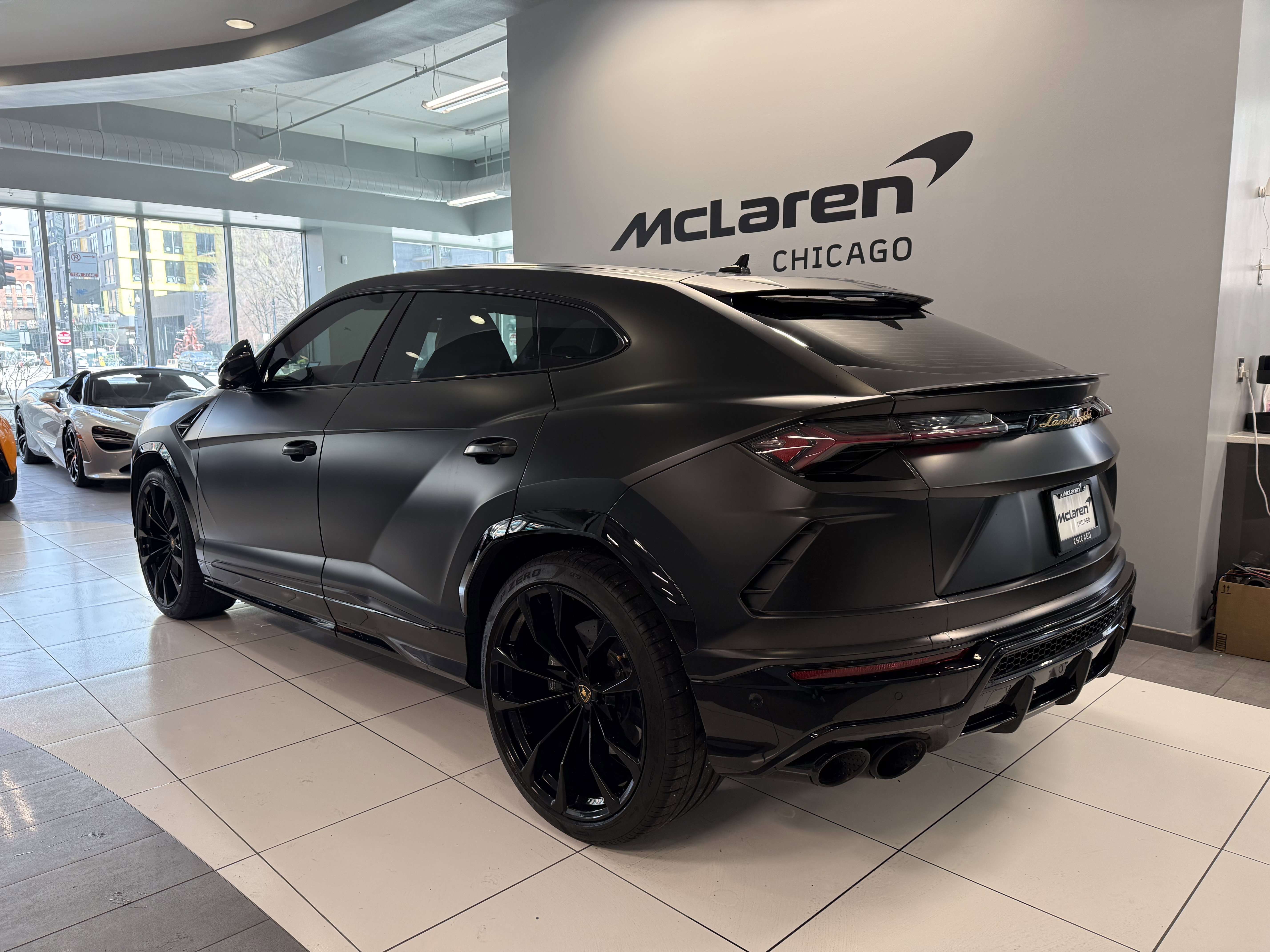 Used 2020 Lamborghini Urus image 2