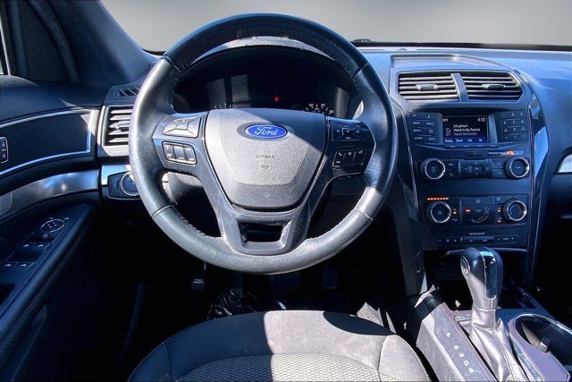 Used 2019 Ford Explorer XLT AWD/4WD image 4