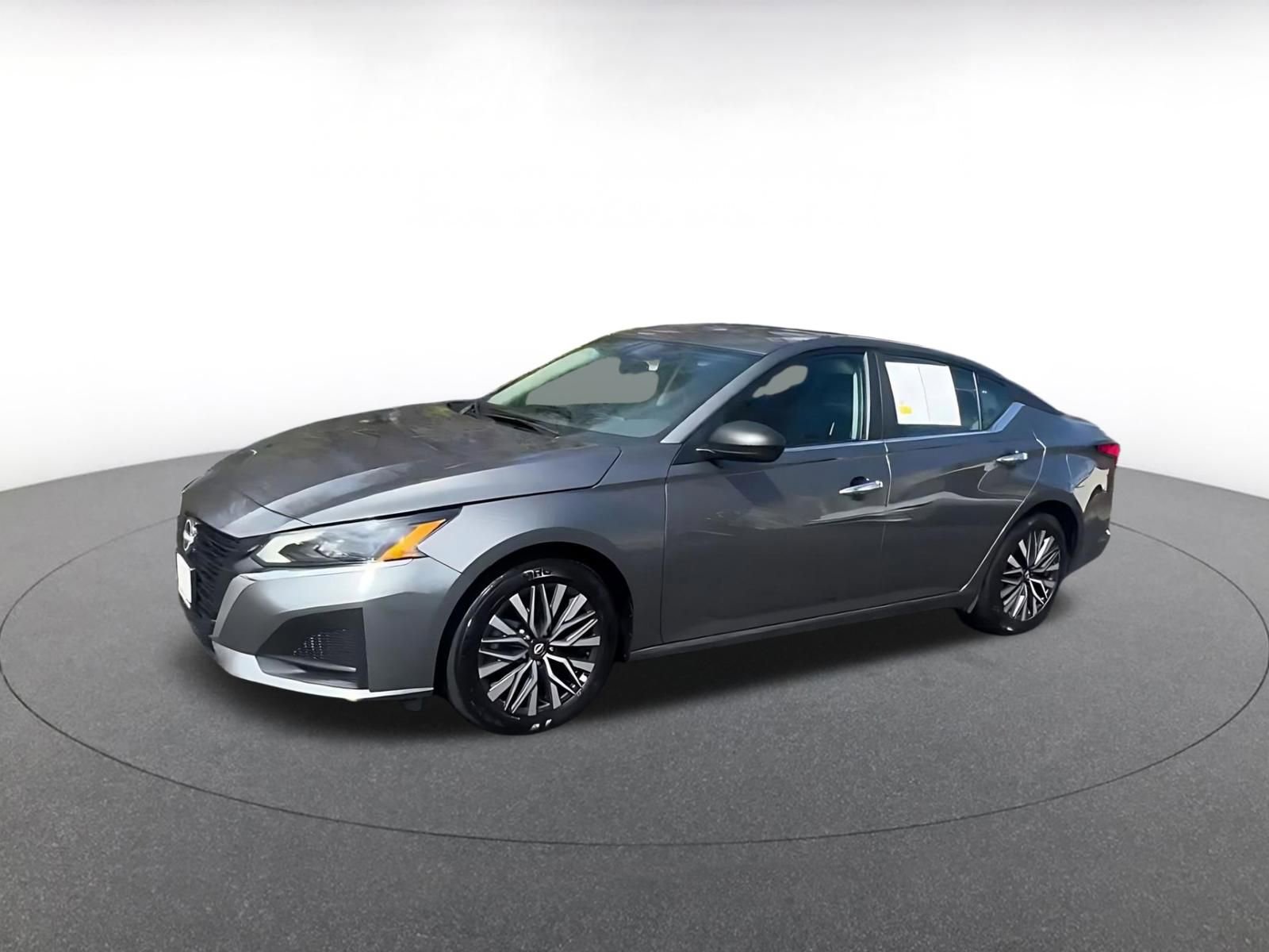 Used 2025 Nissan Altima 2.5 SV image 8