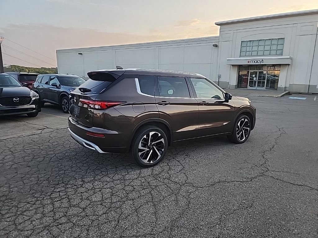 Used 2022 Mitsubishi Outlander SEL AWD/4WD image 6