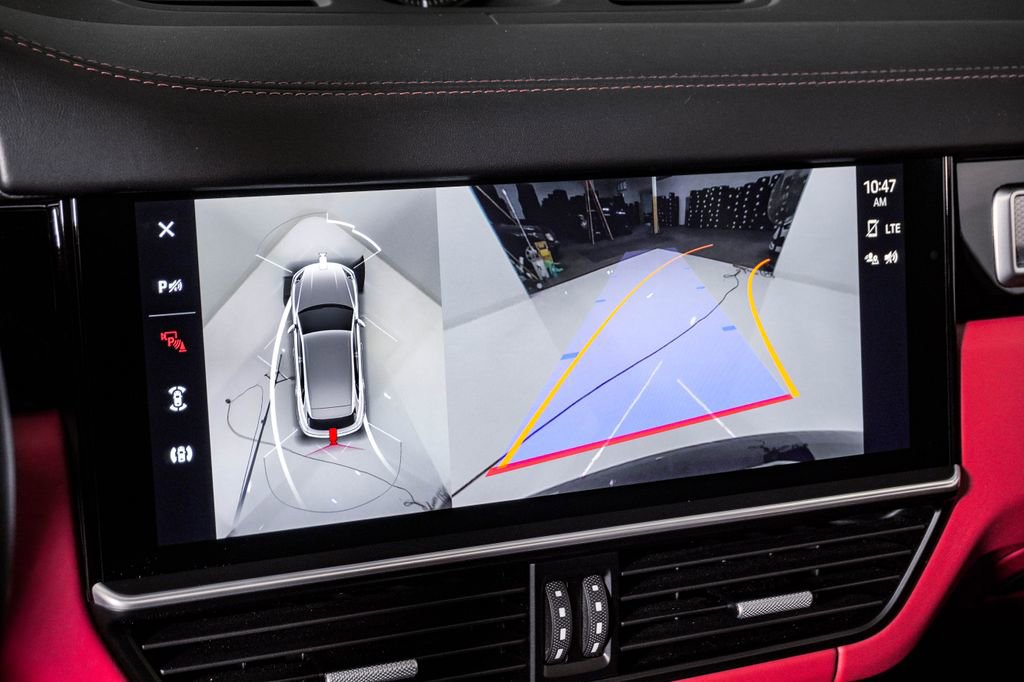 Certified 2023 Porsche Cayenne Platinum Edition image 23