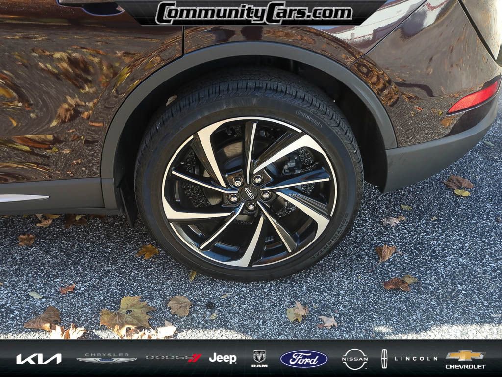 Certified 2023 Lincoln Corsair Reserve w/ Equipment Group 201A image 4