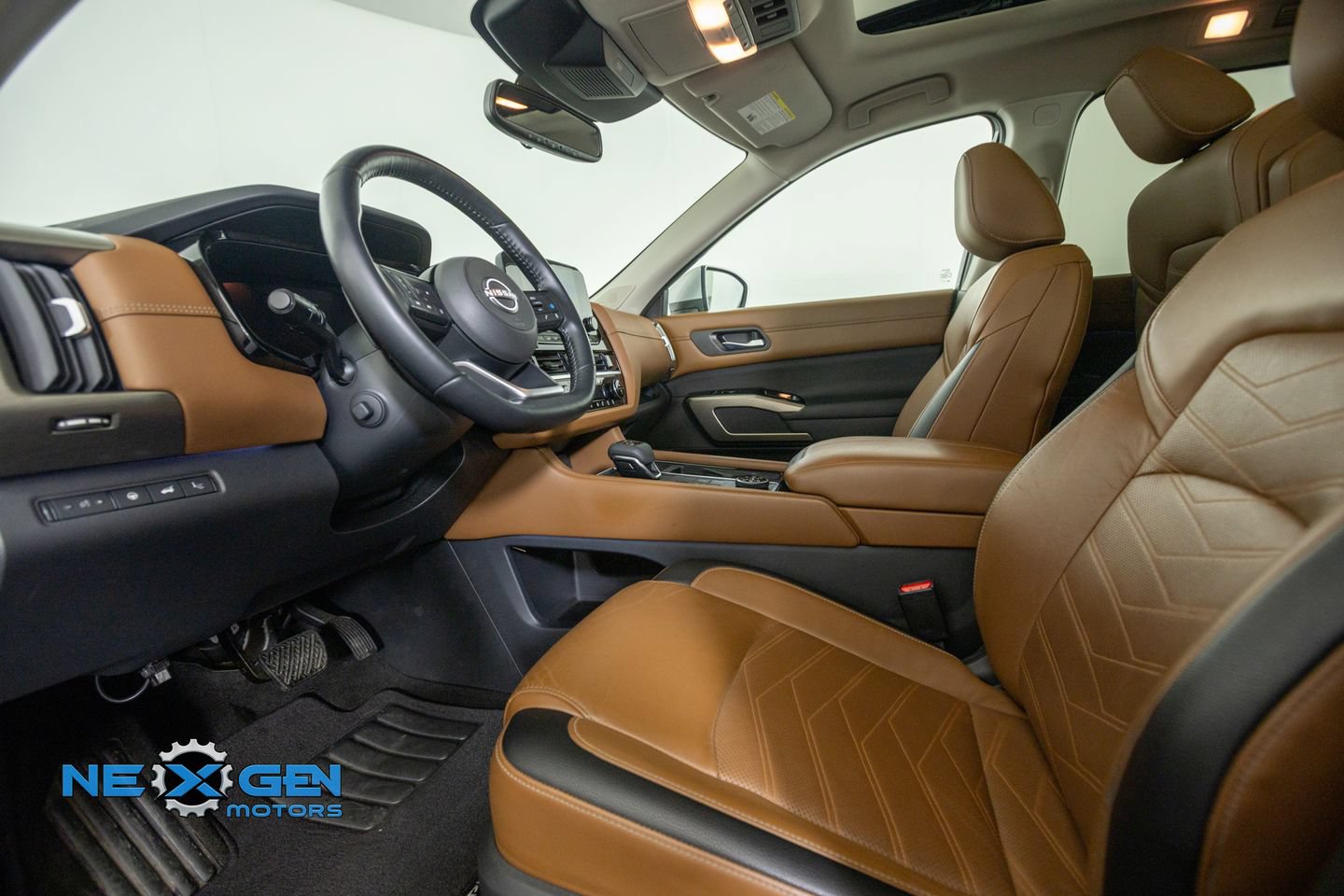 Used 2022 Nissan Pathfinder Platinum AWD/4WD image 10