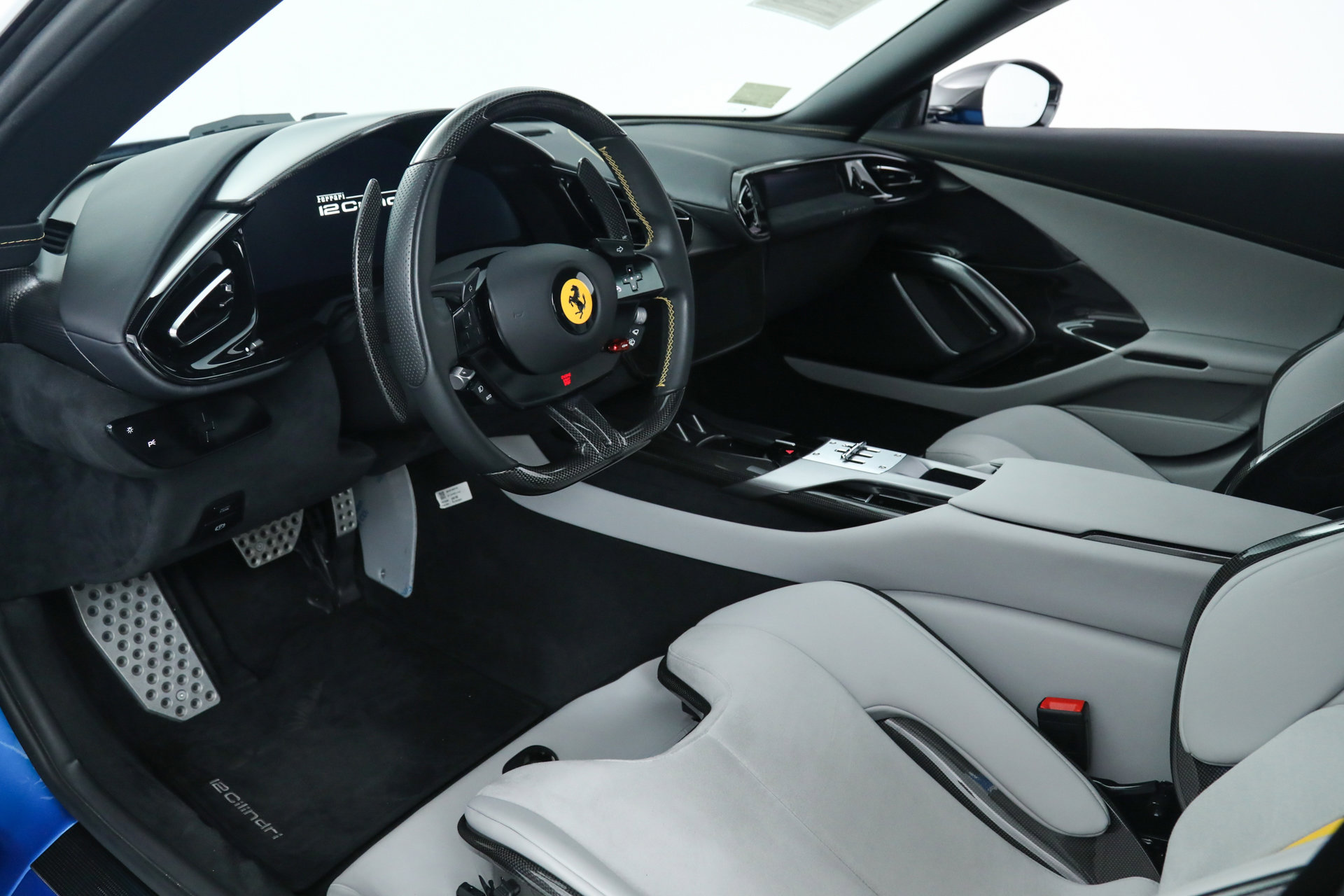 Certified 2025 Ferrari 12Cilindri image 2